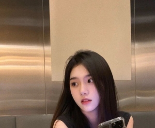 #某公司新簽約模特