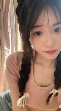 純雪 156.44. C.20歲  家境困難的小學妹 今年剛好19歲